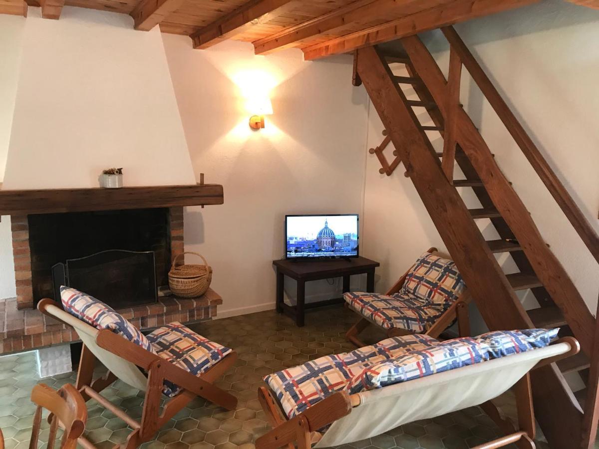Gite 4 Personnes Situe Aux Portes Du Perigord Saint-Adjutory ภายนอก รูปภาพ