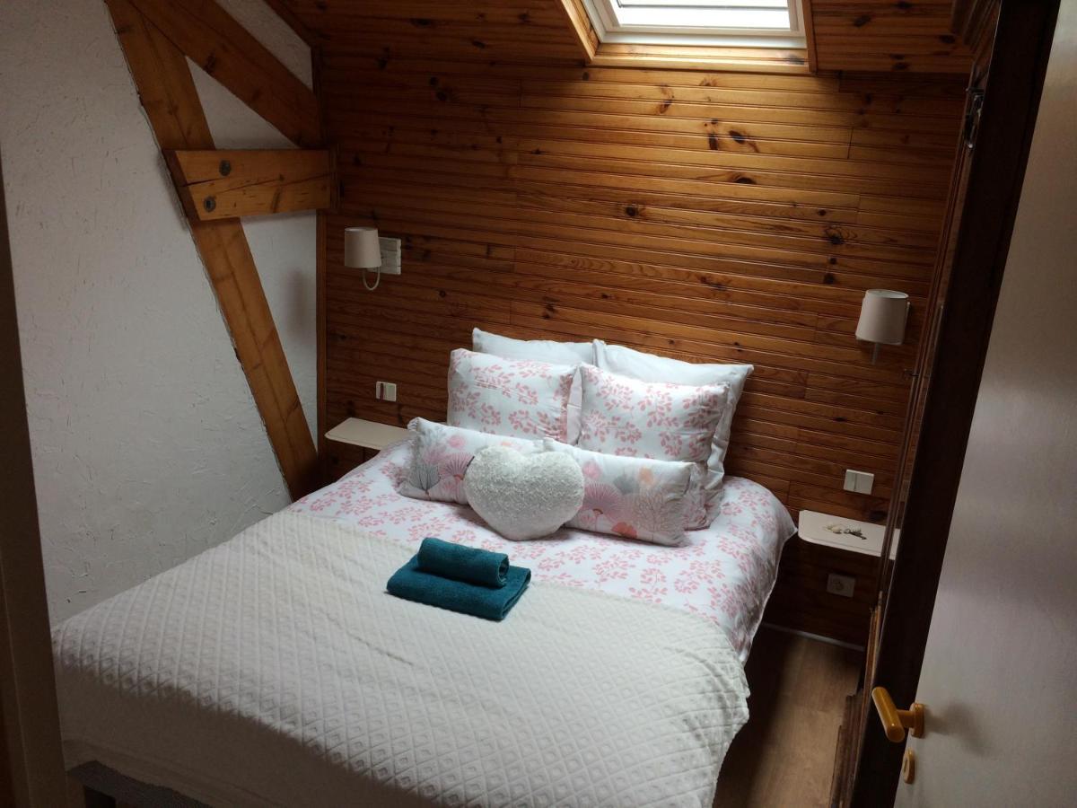 Gite 4 Personnes Situe Aux Portes Du Perigord Saint-Adjutory ภายนอก รูปภาพ